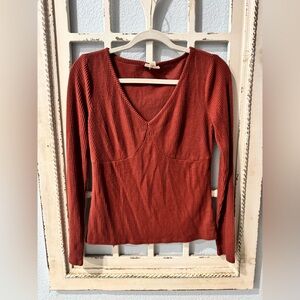 A new approach Women's Rust V-Neck Ribbed Top size M